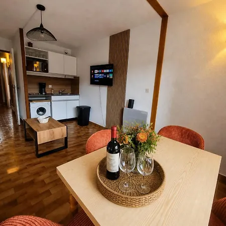 T2 Confort - 5 Min A Pied - 6 Pers - Parking & Piscine Apartment